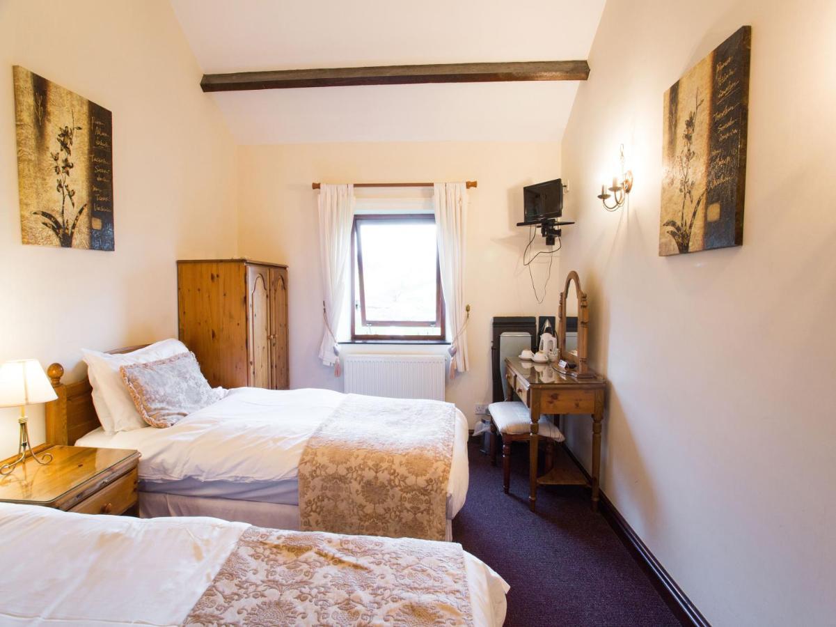 Oyo Ye Olde Bowling Green Inn (Adults Only) Bradwell  Экстерьер фото